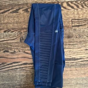 Alo yoga motto leggings